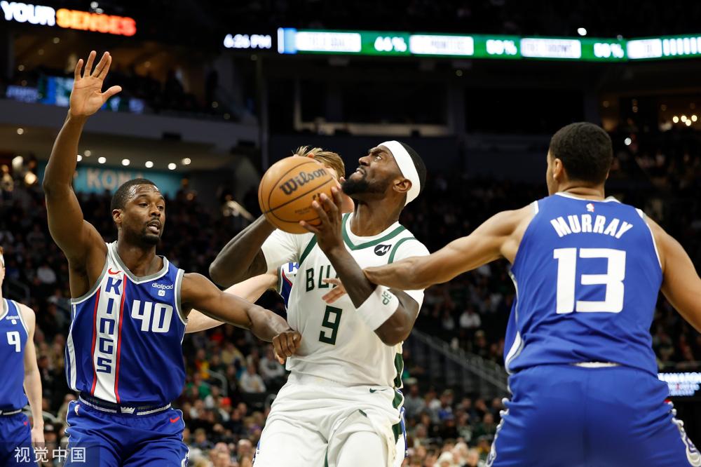 国际足坛中 国际足坛中