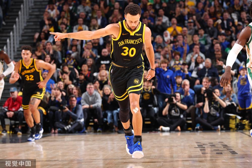 被按在板凳 被按在板凳