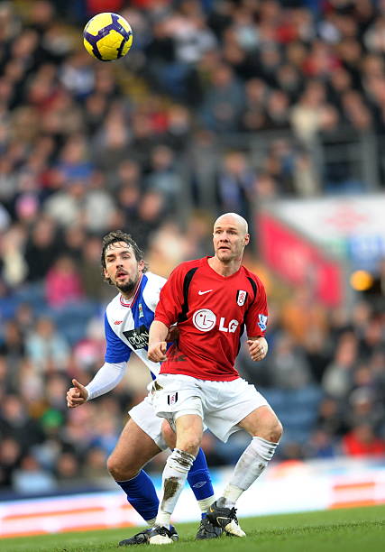 巨大的年轻 巨大的年轻